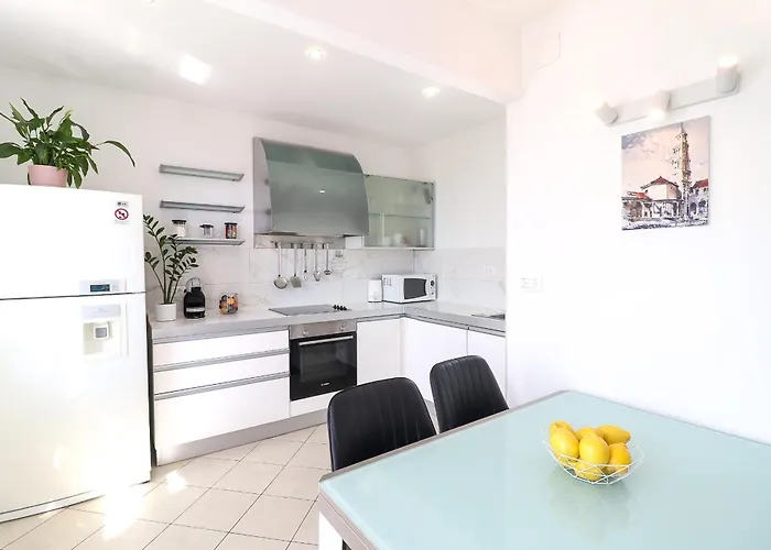 Center Sunset Penthouse Apartament *