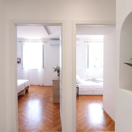 Center Sunset Penthouse