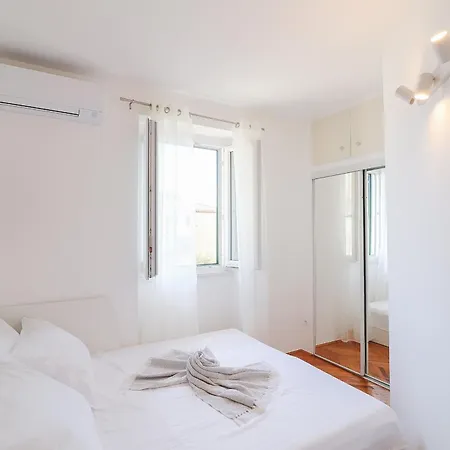 Center Sunset Penthouse Daire *